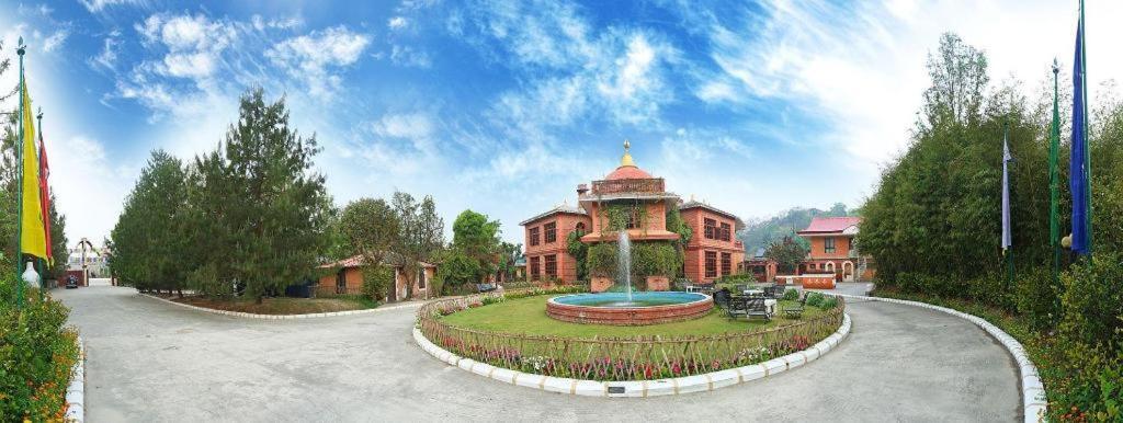Grand Norling Hotel'S Resort Катманду Экстерьер фото