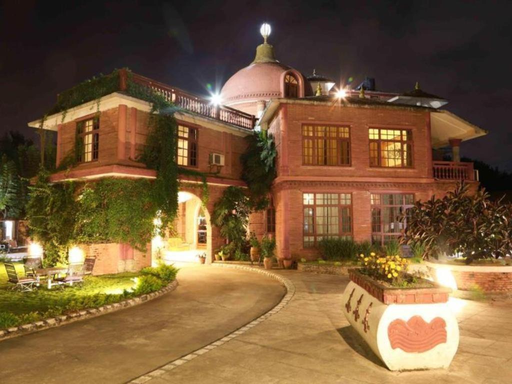 Grand Norling Hotel'S Resort Катманду Экстерьер фото