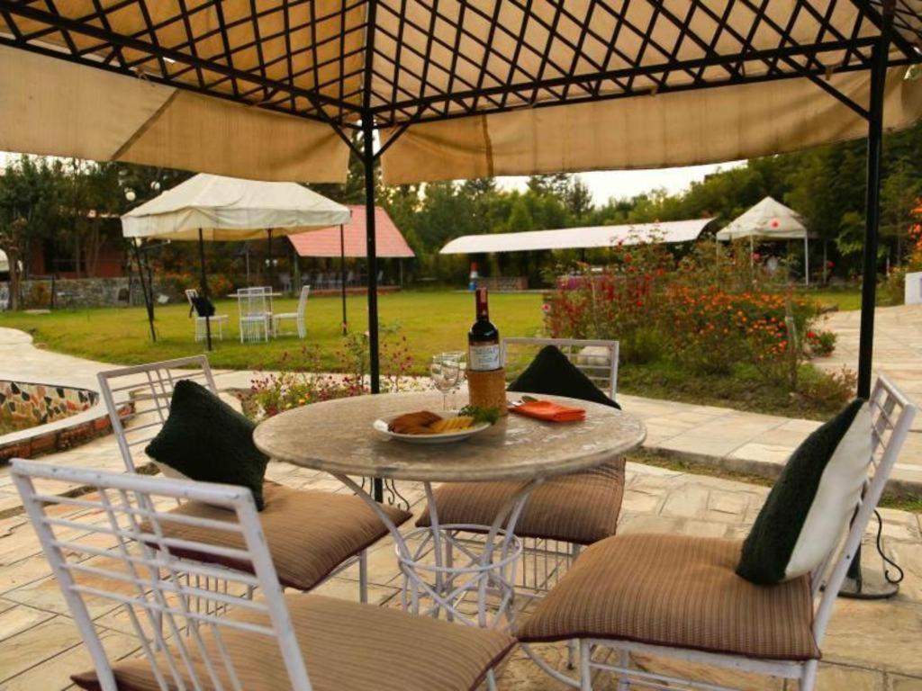 Grand Norling Hotel'S Resort Катманду Экстерьер фото